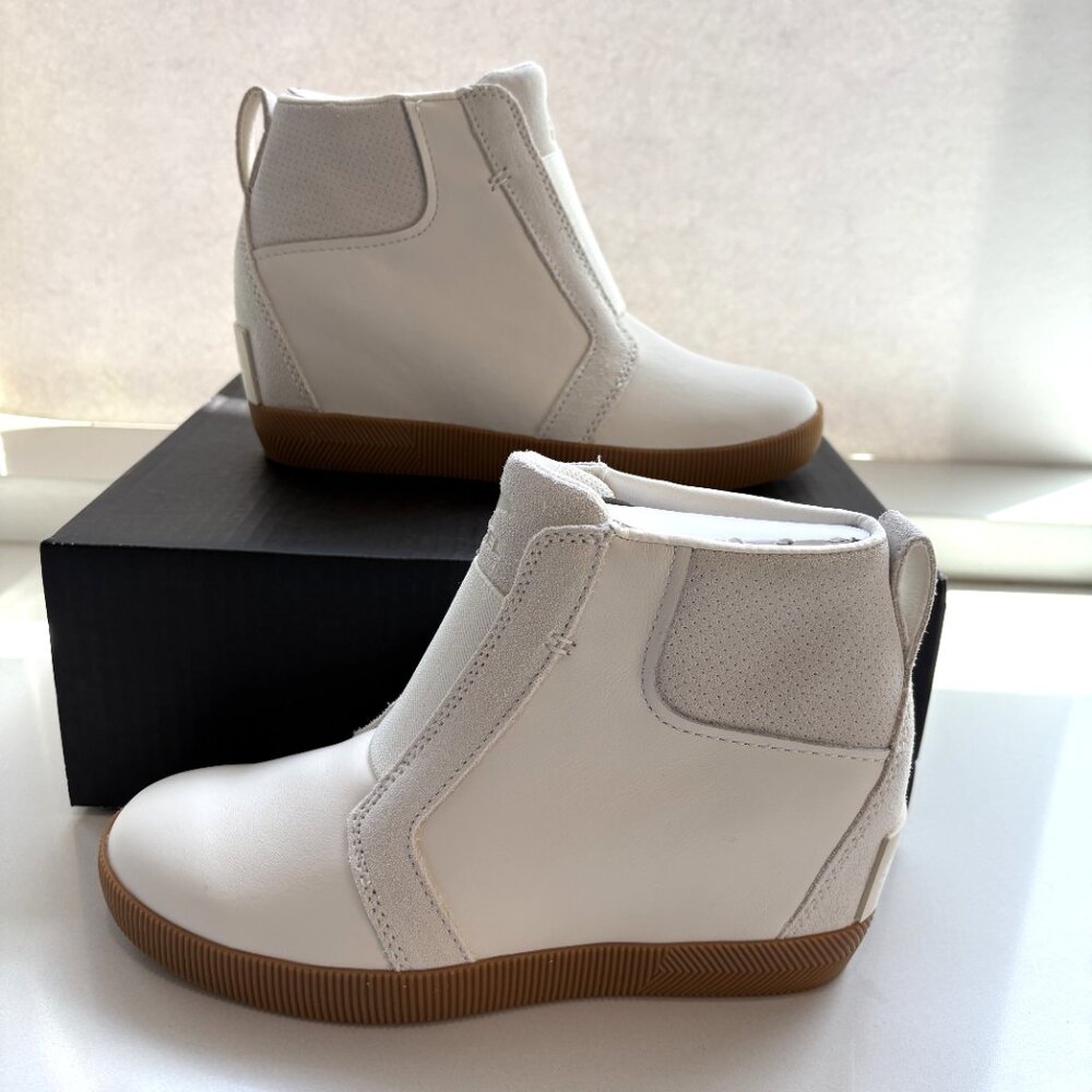 Sorel Out N About Pull On Wedge Booties Leather Chelsea Boots Sea Salt Size 9 - Picture 2 of 7